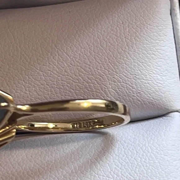 Blue Topaz | 3 Stone | 14k gold ring - Picture 11 of 11